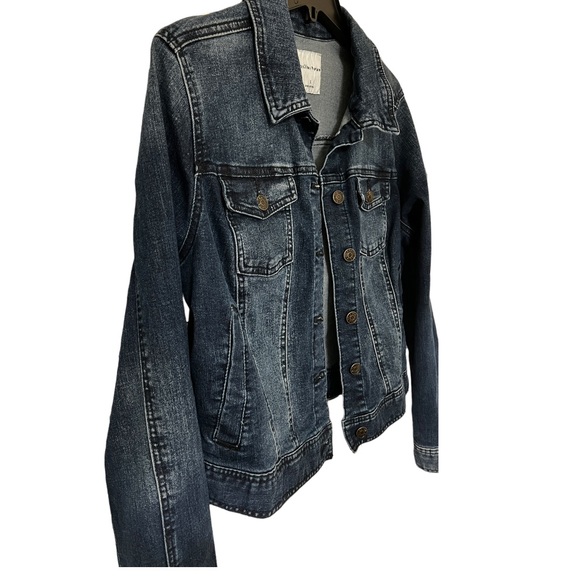 Celebrity Pink Classic Denim Jacket - Picture 4 of 8